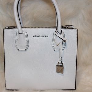 Michael Kors MERCER PEBBLED ACCORDION